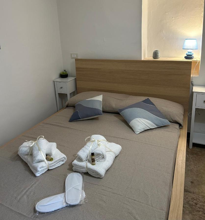 Dimora Grimaldi Bed and Breakfast Ostuni Exteriör bild