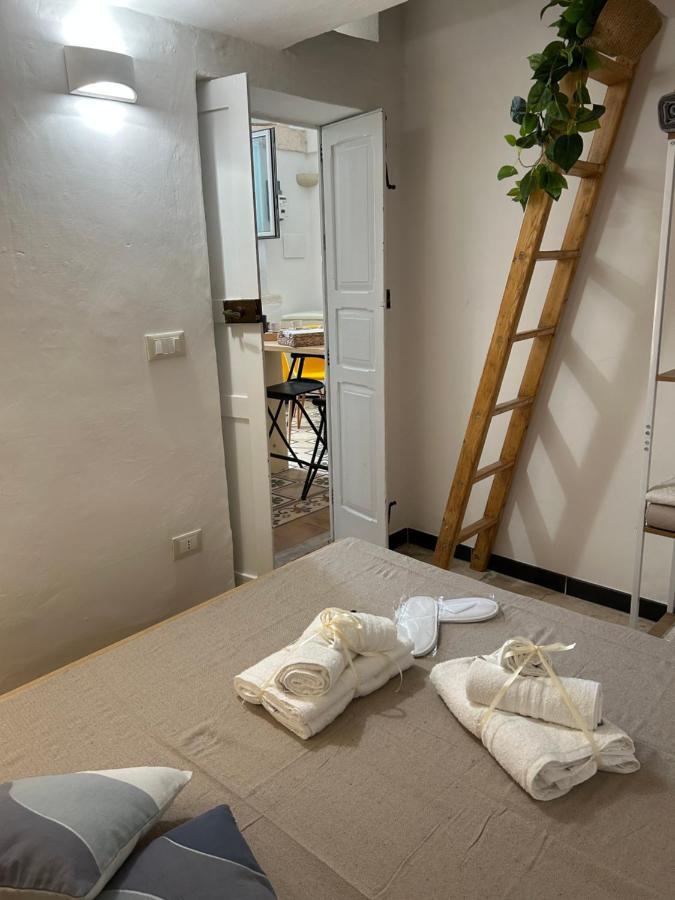 Dimora Grimaldi Bed and Breakfast Ostuni Exteriör bild