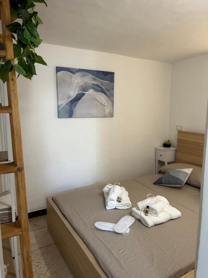Dimora Grimaldi Bed and Breakfast Ostuni Exteriör bild
